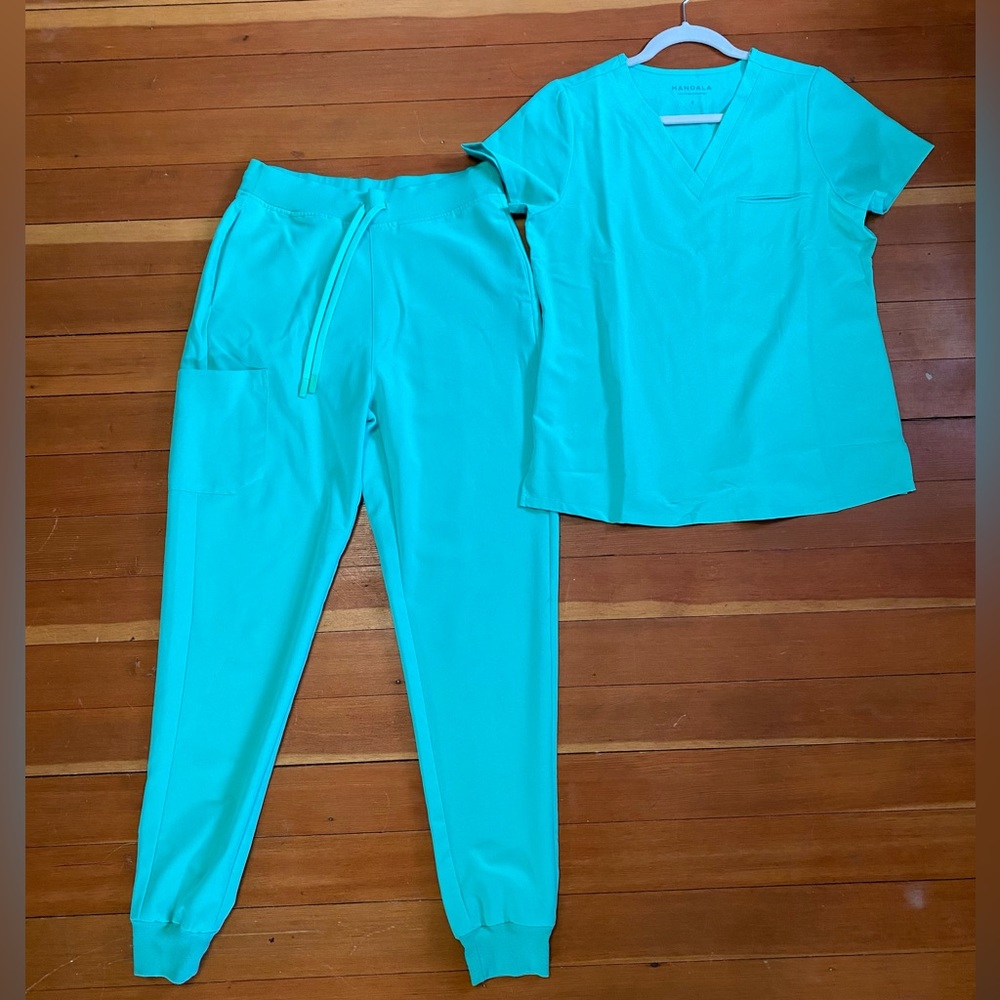 Mandala Scrubs Set- Seaglass
